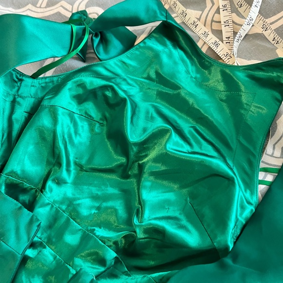 NWT Mac Duggal satin high neck ball gown - Picture 5 of 5